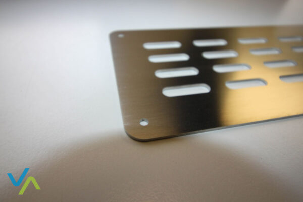 Abdeckblech f. Standheizung MB Sprinter VPE2 – Bild 3